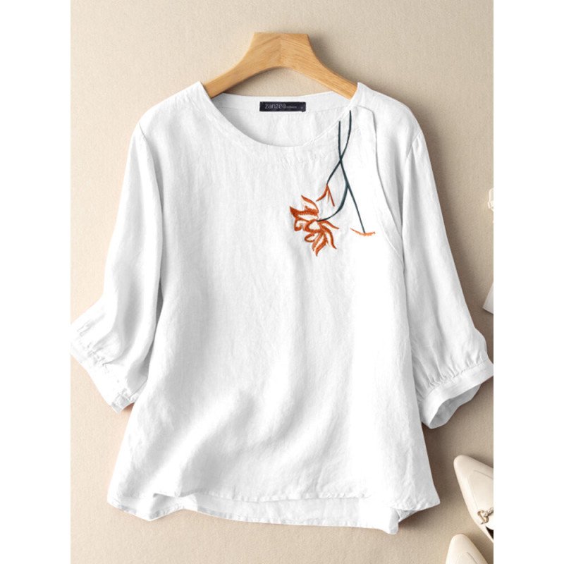 Flower Embroidery Crew Neck 3/4 Sleeve Casual Blouse