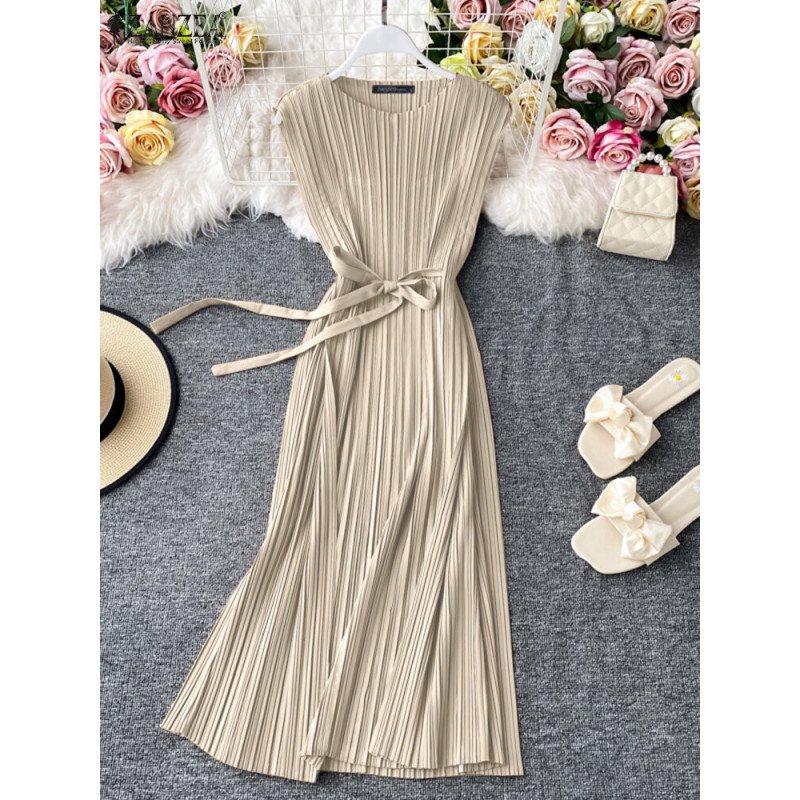 Solid Pleated Sleeveless Crew Neck Casual Dress With Belt